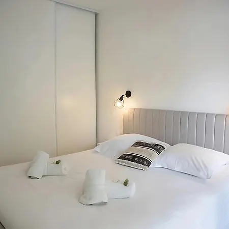 아파트 Confort Au Coeur D'antibes