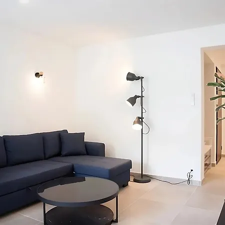 아파트 Confort Au Coeur D'antibes